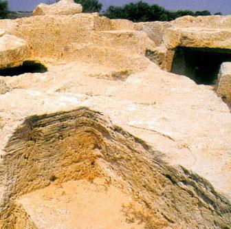 The Makronisos Tombs